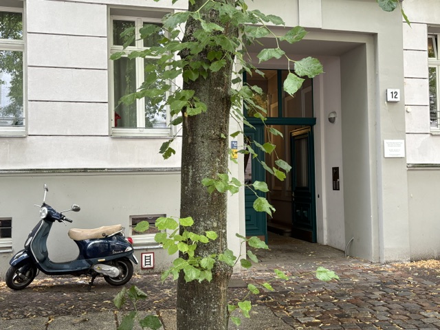 Hauseingang Zionskirchstraße 12 in Berlin-Mitte